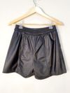 Short Saia Madre Reina couro 