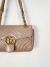 Bolsa Gucci GG Marmont Medium 