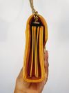 Bolsa Gucci GG Marmont Raffia Wallet on Chain 