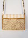 Bolsa Gucci GG Marmont Raffia Wallet on Chain 