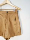Shorts Verosenso couro 