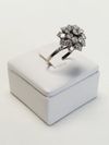 Anel em ouro branco e chuveiro de diamantes 