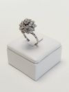 Anel em ouro branco e chuveiro de diamantes 