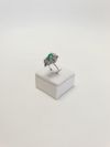 Anel em ouro branco 18K e esmeralda 