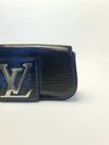 Clutch Louis Vuitton SoBe Epi Verniz 