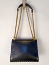 Bolsa Fendi  Kan I versão scalloped 