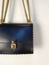 Bolsa Fendi  Kan I versão scalloped 