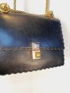 Bolsa Fendi  Kan I versão scalloped 