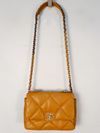 Bolsa Chanel Flap Bag 19 