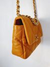 Bolsa Chanel Flap Bag 19 