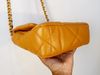Bolsa Chanel Flap Bag 19 