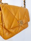 Bolsa Chanel Flap Bag 19 