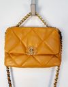 Bolsa Chanel Flap Bag 19 