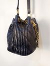 Bolsa Chanel CC Drawstring Bucket Bag 