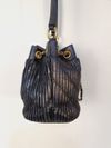 Bolsa Chanel CC Drawstring Bucket Bag 