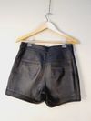 Shorts Verosenso couro