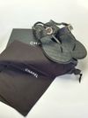 Sandália Chanel Crystal CC Thongs 