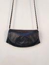 Bolsa Chanel Timeless Half Moon Wallet on Chain 