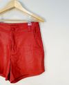 Shorts em couro
