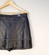 Saia Short Cris Barros couro
