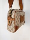 Bolsa Gucci GG Emblem Crossbody 