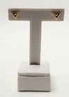 Brinco Louis Vuitton Essential V Stud 