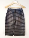 Saia Burberry couro 