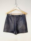 Shorts Verosenso couro