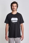 Camiseta Under The Sun Preto Plain