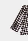 Cacharrel Skin Estampada Pied Coq