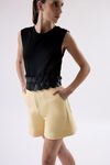 SHORTS COM RECORTES LEA