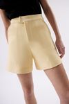 SHORTS COM RECORTES LEA