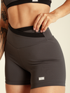 SHORT CURVES CINZA COM PRETO