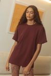 camiseta bordada bordô