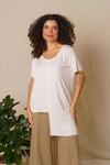 TSHIRT DECOTE U ASSIMETRICA EM MALHA LEVE DE VISCOSE - OFFWHITE