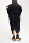 VESTIDO AMPLO RECORTES E CORDA - PRETO