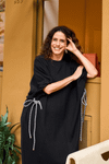 VESTIDO AMPLO RECORTES E CORDA - PRETO