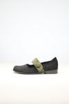 SAPATO BAIXO VELUDO PRETO E VERDE