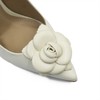 Scarpin Salto Grosso Flor Off White