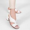 Sandália Zatta em Couro Salto Bloco Lúcia Off White