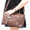 Bolsa Lateral Couro Pingente Triangular Fargo