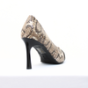 Scarpin Salto Alto Fino Bico Alongado Bicolor Snake Fargo