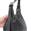 Bolsa Hobo de Ombro Trançada Couro Preto Fargo