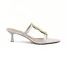 Sandália Salto Baixo Fino Bico Folha Enfeites Off White Fargo