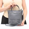 Bolsa de Mão e Tiracolo Pequena Concreto Fargo