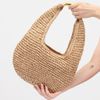 Bolsa Hobo em Ráfia Trançada com Detalhe Dourado Fargo