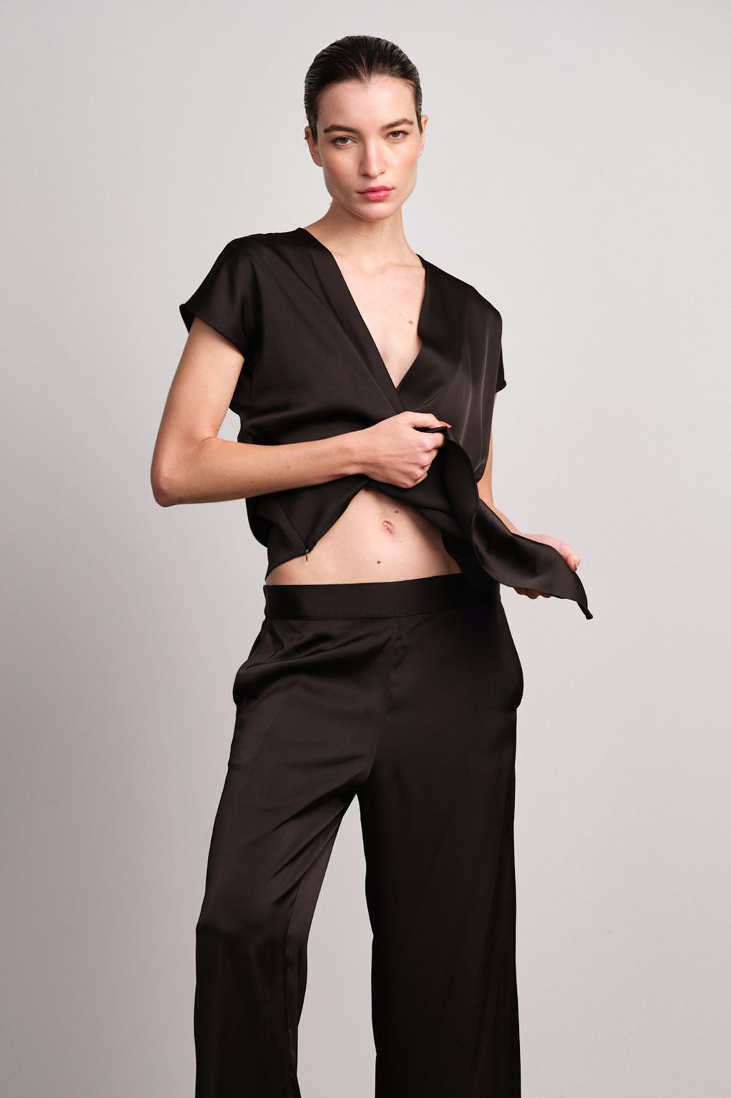 Calça Cetim Preto Leticia