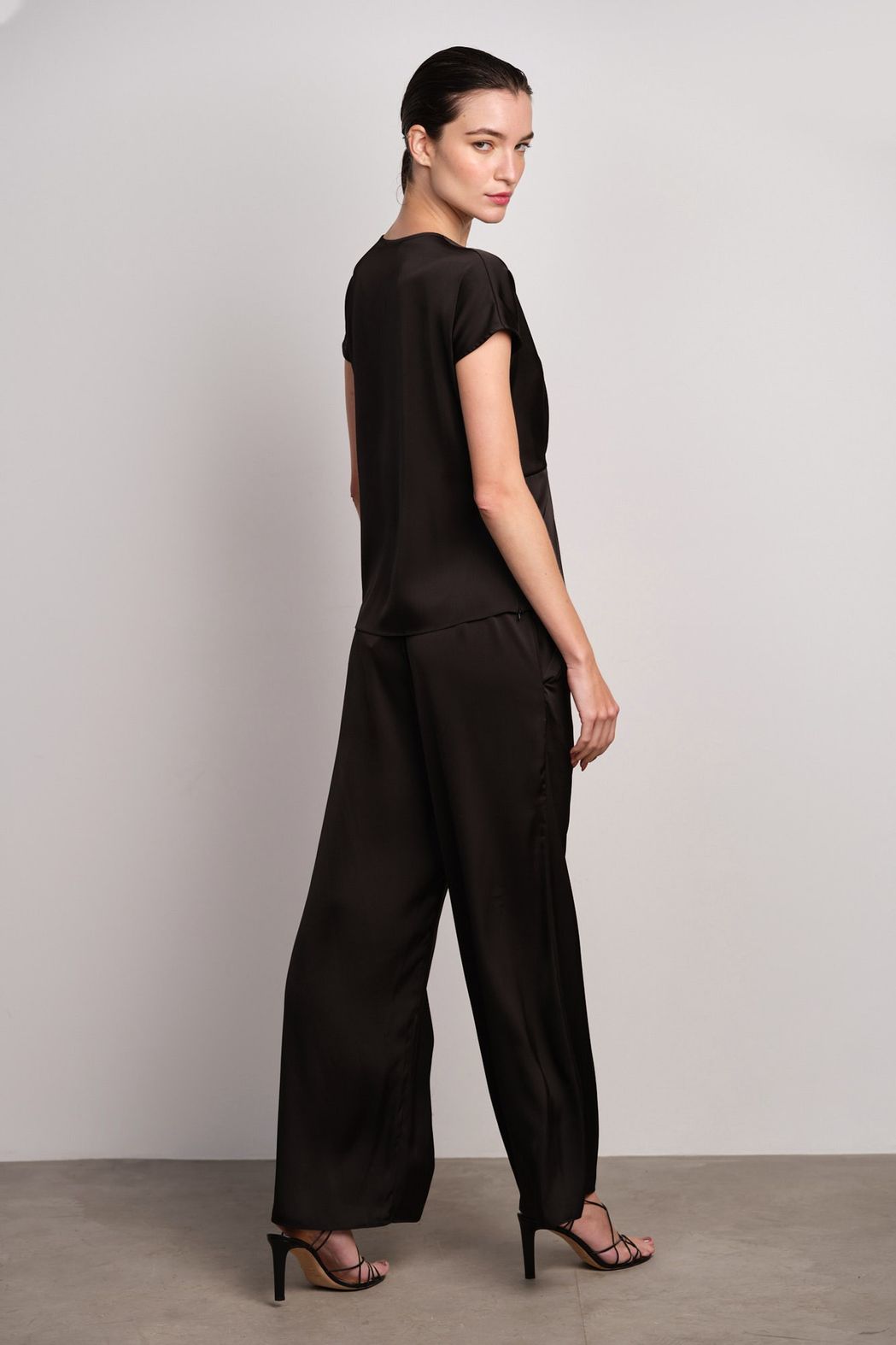 Calça Cetim Preto Leticia