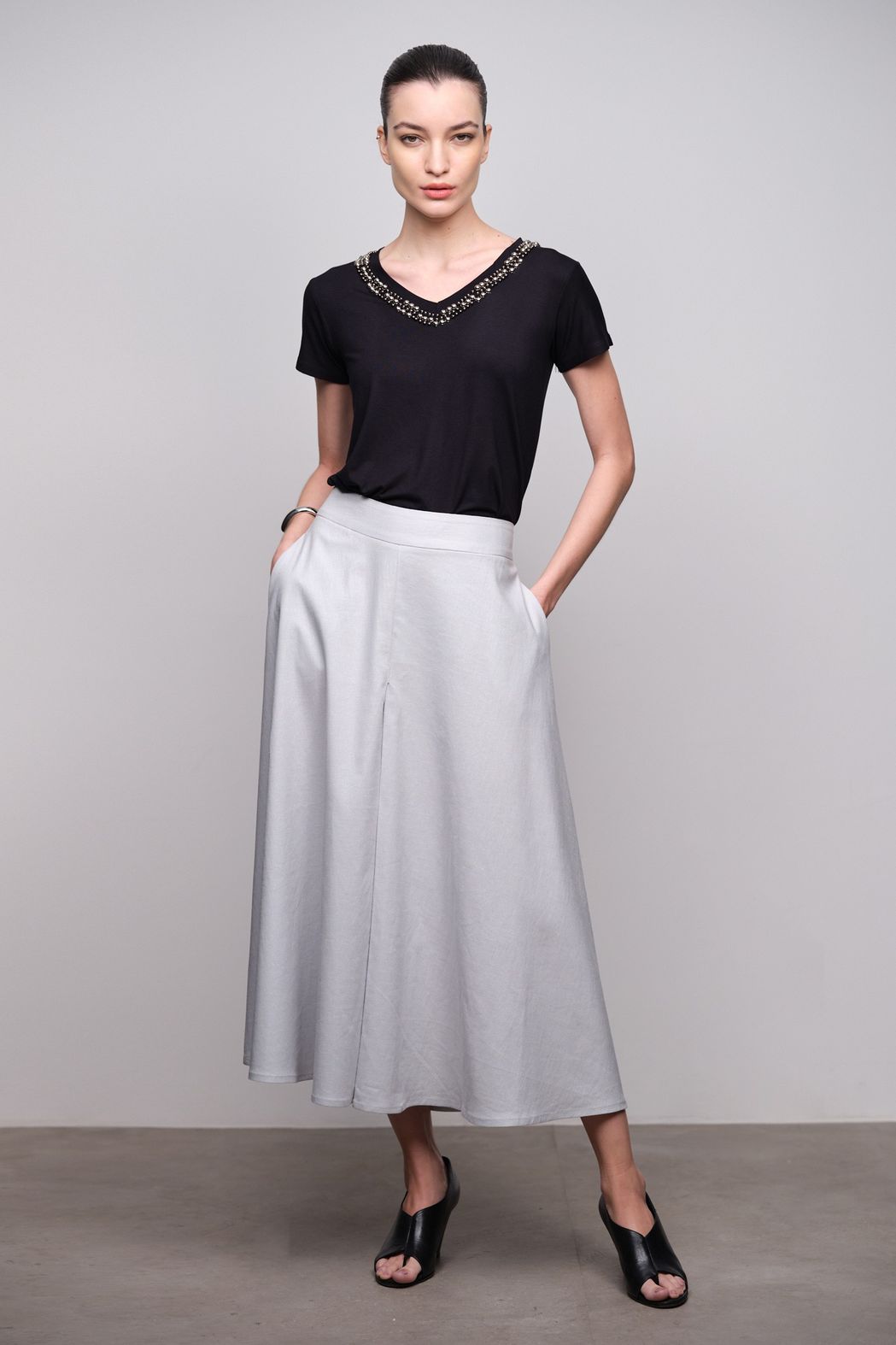 T-shirt Perola Decote Paula Preto