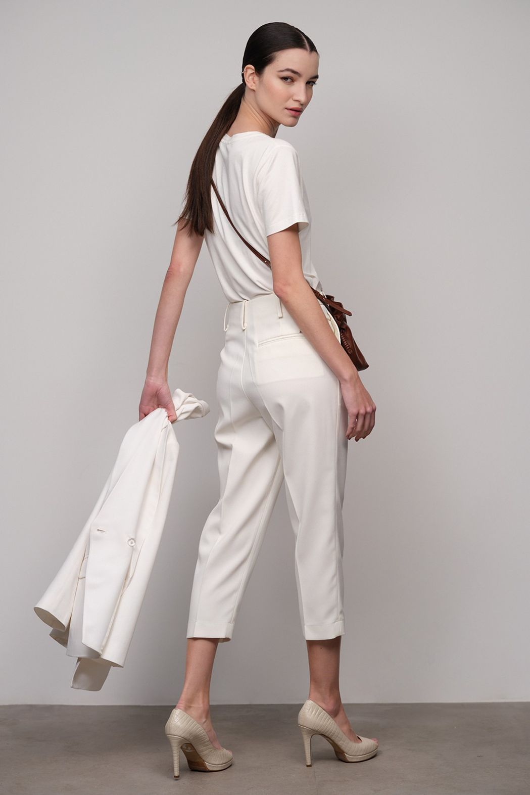 T-Shirt Decote V Off White Edna